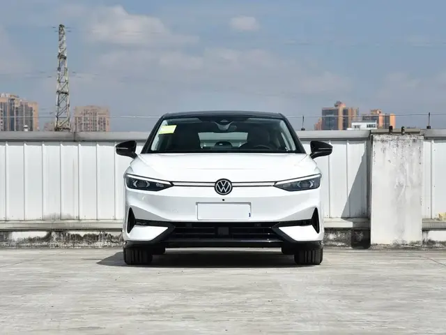 VOLKSWAGEN ID 2023
