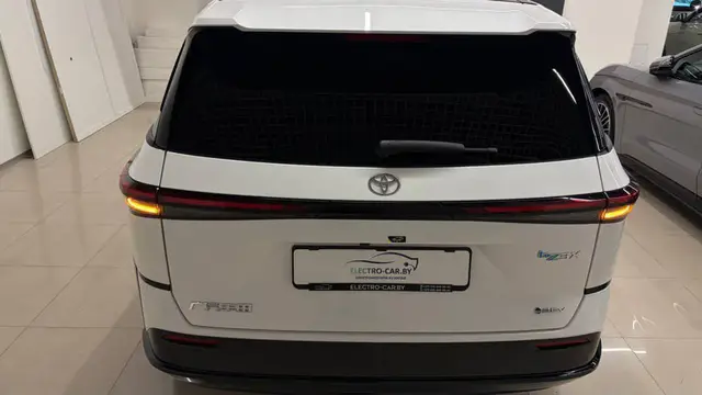 TOYOTA BZ3X PRO 2025