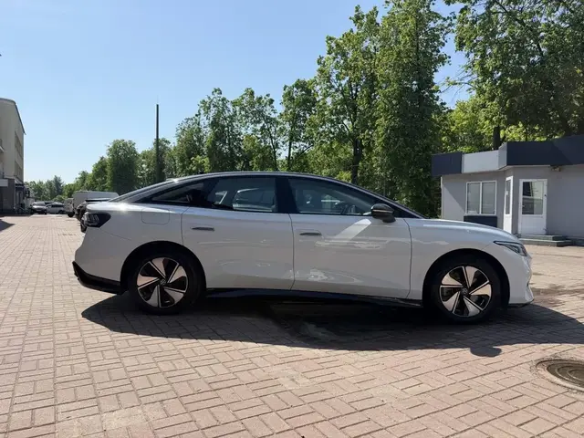 VOLKSWAGEN ID 2023