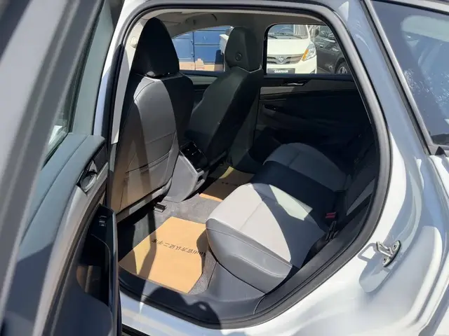 VOLKSWAGEN ID 2023