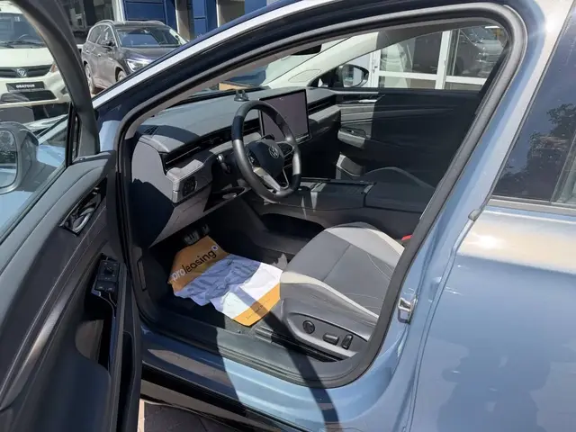 VOLKSWAGEN ID 2023