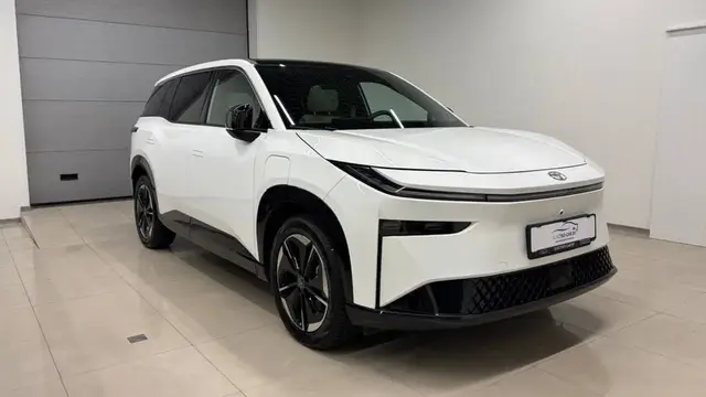 TOYOTA BZ3X PRO 2025