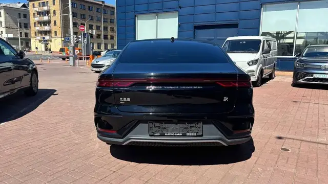 BYD HAN 2025