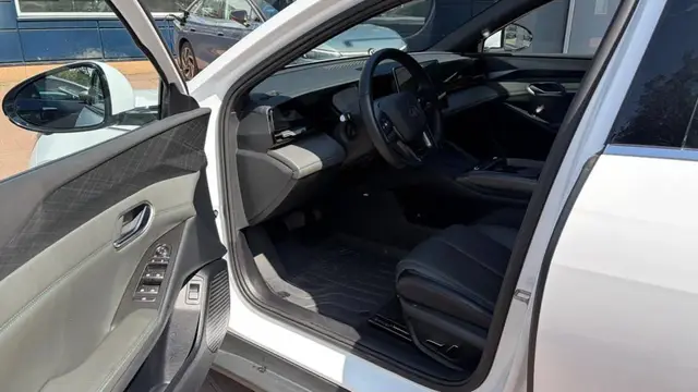 BYD QIN L 2025