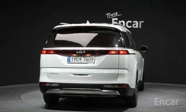 KIA CARNIVAL SIGNATURE 2023