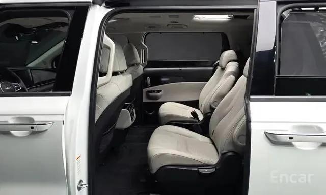 KIA CARNIVAL SIGNATURE 2023