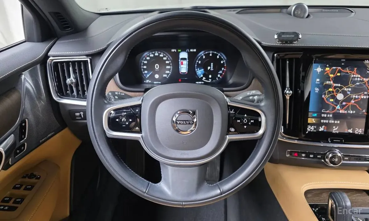 VOLVO B5 AWD 2021