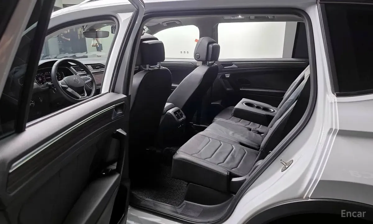 VOLKSWAGEN TIGUAN R-LINE 2 2023