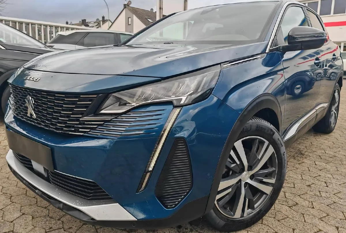 PEUGEOT 3008 2023