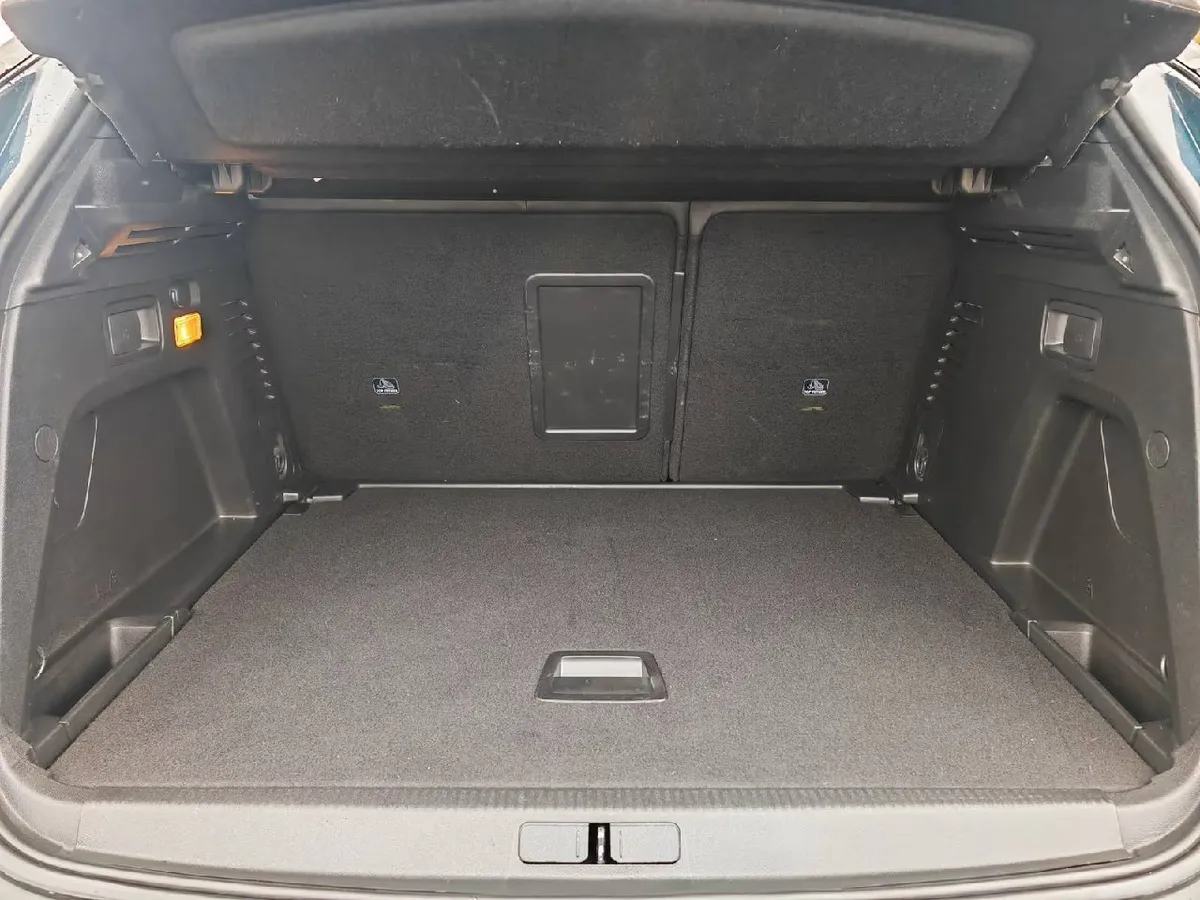PEUGEOT 3008 2023
