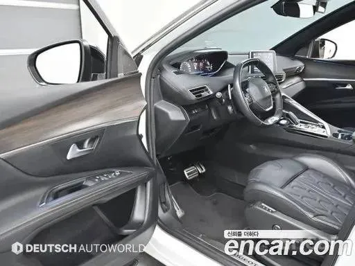 PEUGEOT 5008 2023