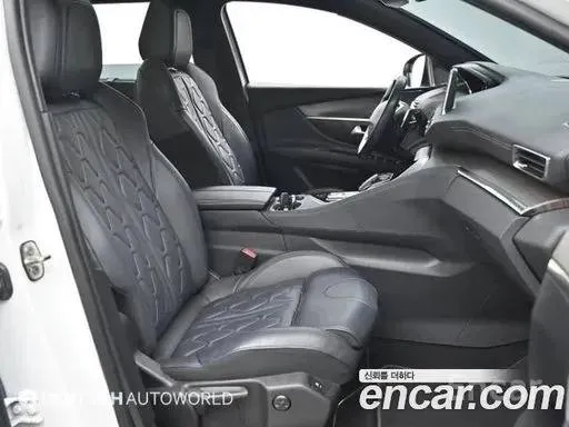 PEUGEOT 5008 2023