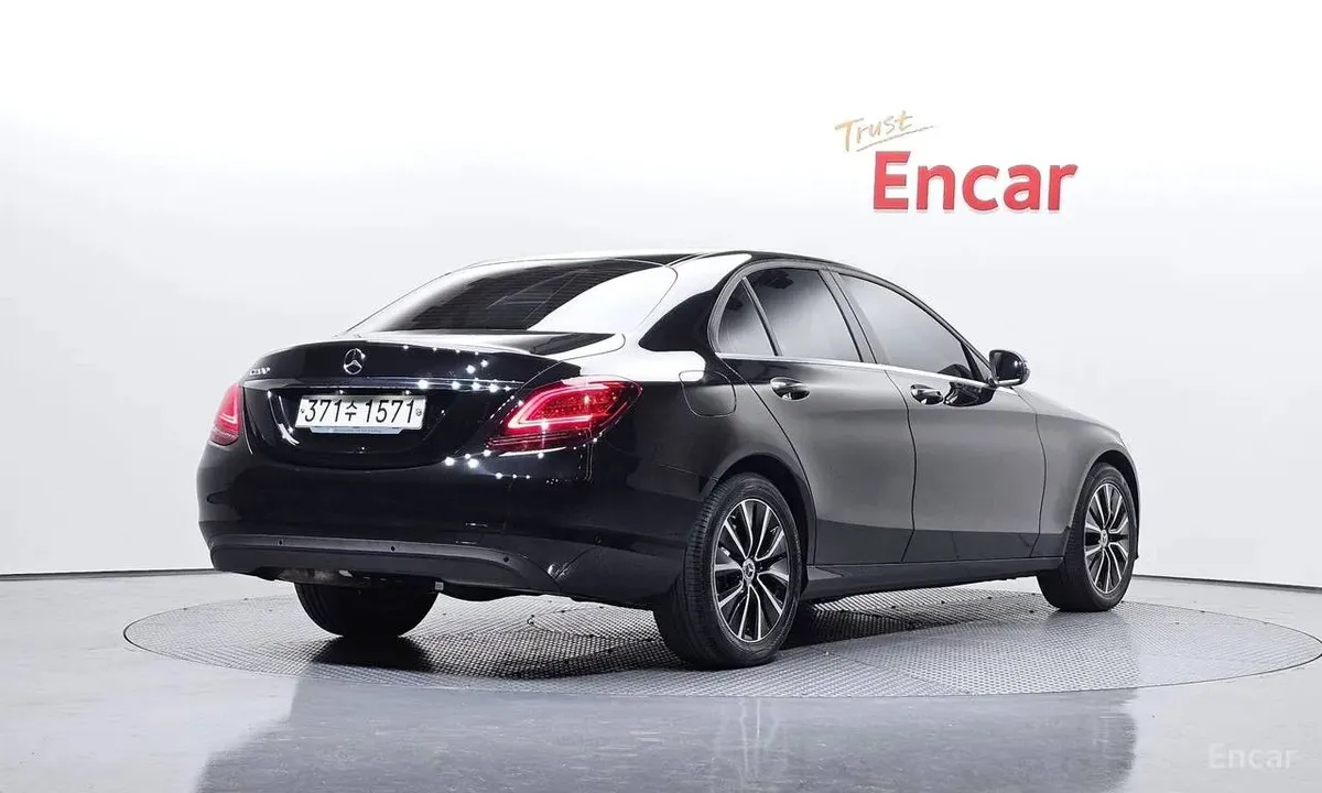 MERCEDES-BENZ C200 2020