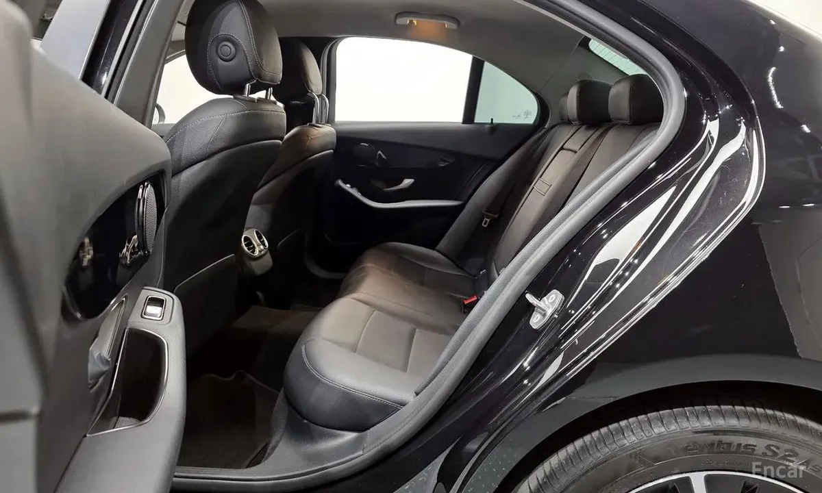 MERCEDES-BENZ C200 2020