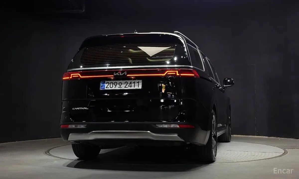 KIA CARNIVAL SIGNATURE 2022