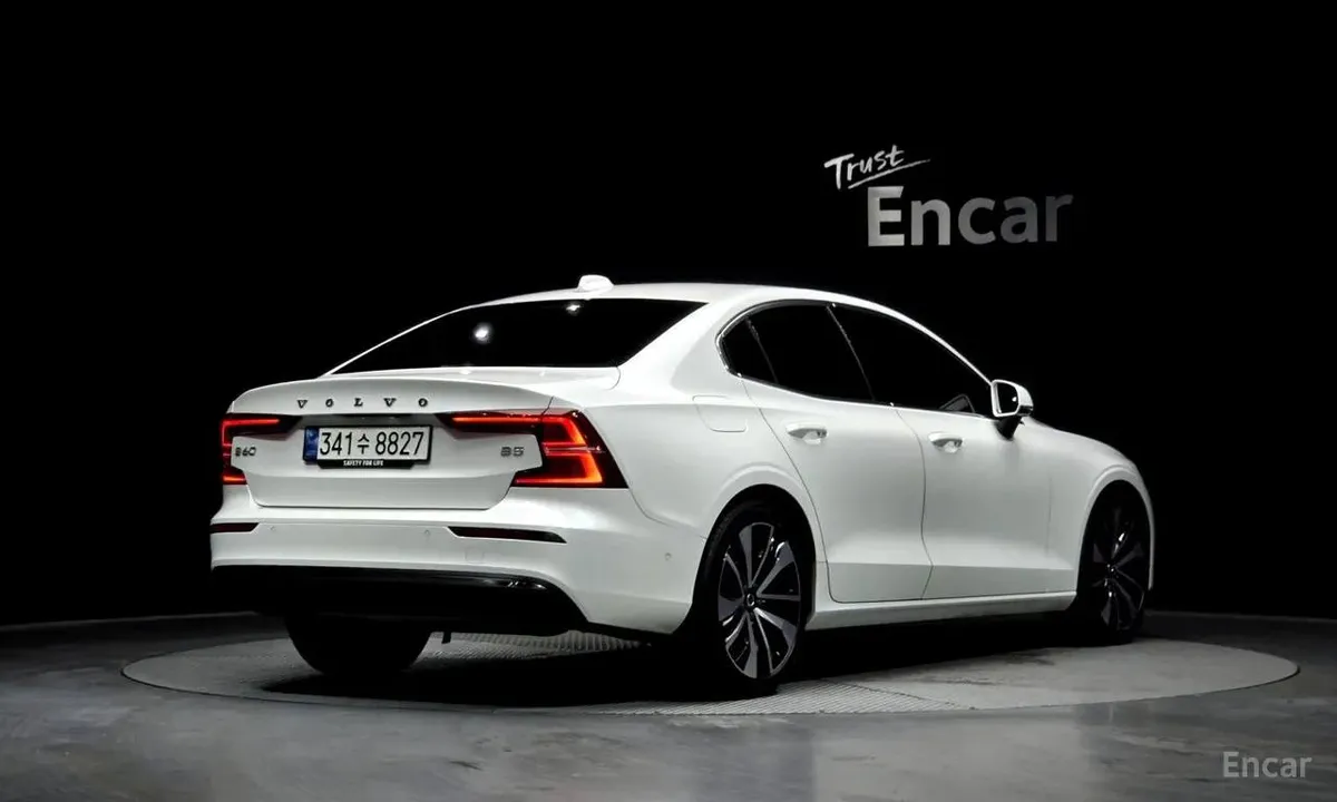 VOLVO S60 B5 2023