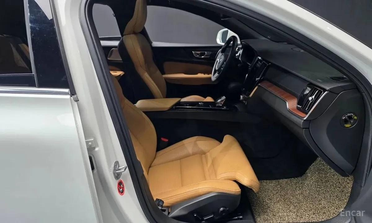 VOLVO S60 B5 2023