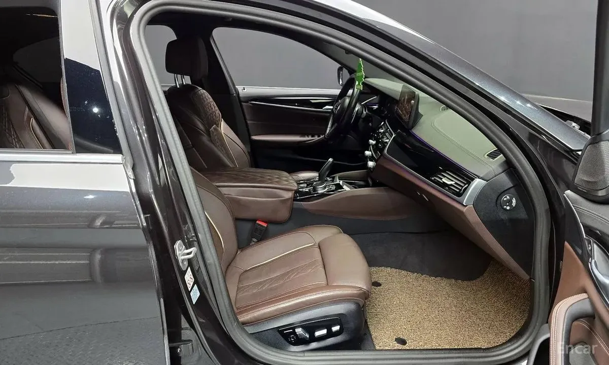 BMW 530I M XDRIVE 2023