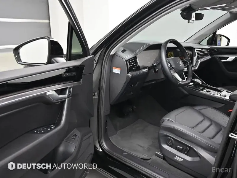 VOLKSWAGEN TOUAREG 2023