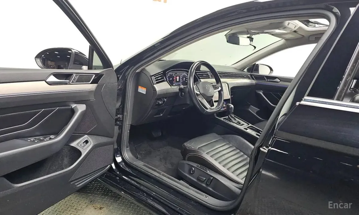 VOLKSWAGEN PASSAT GT 2 2022