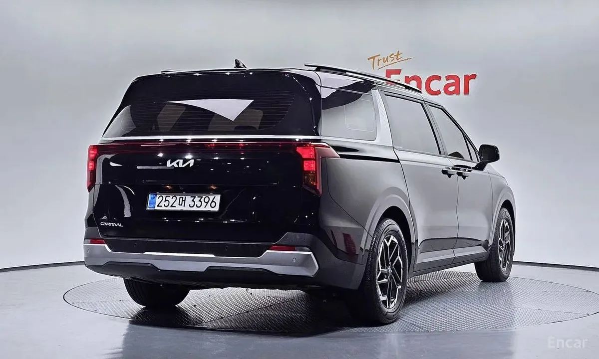 KIA CARNIVAL 2024