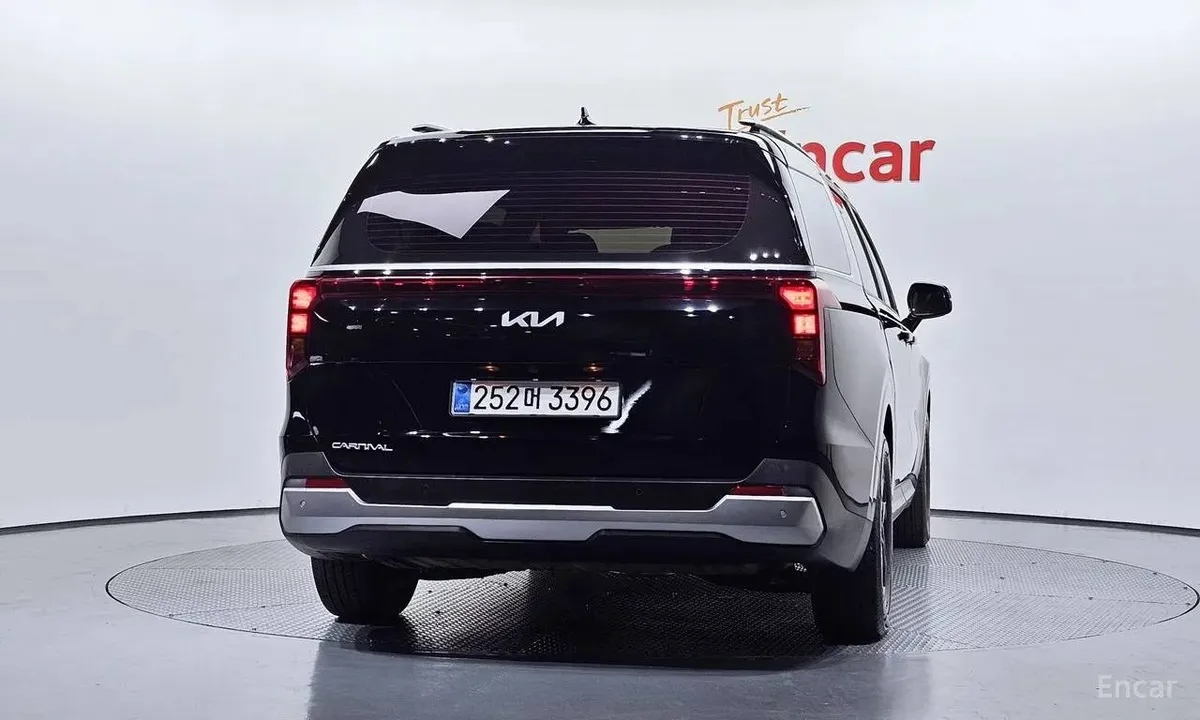 KIA CARNIVAL 2024
