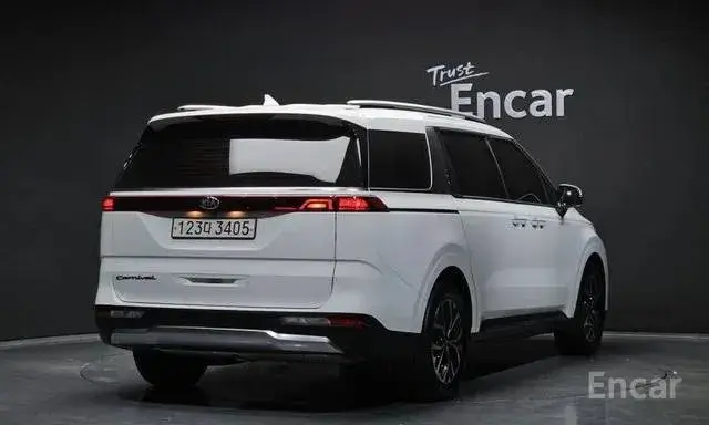 KIA CARNIVAL NOBLESSE 2021