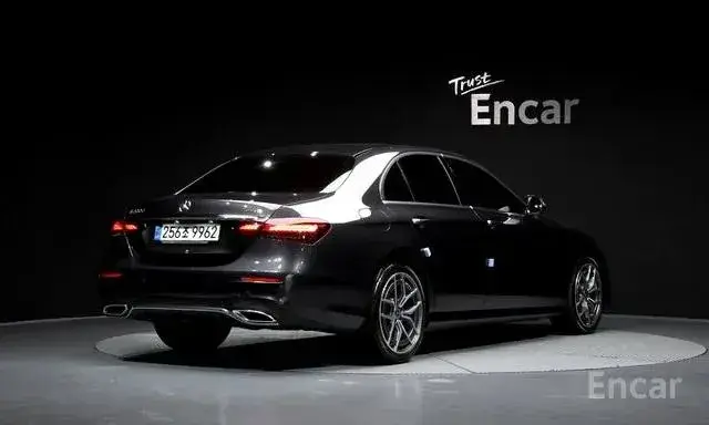 MERCEDES-BENZ W213 E220D AMG LINE 2022