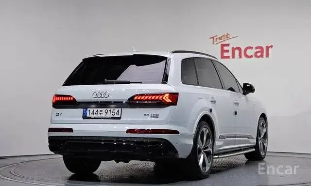 AUDI Q7 55 TFSI 2023