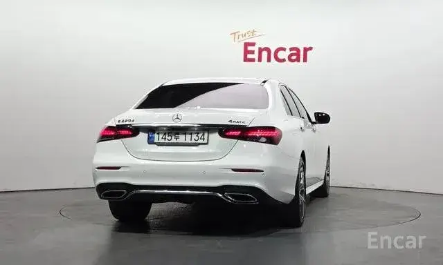 MERCEDES-BENZ W213 E220D 4MATIC AMG 2021