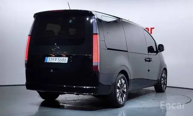 HYUNDAI STARIA 2WD 2021