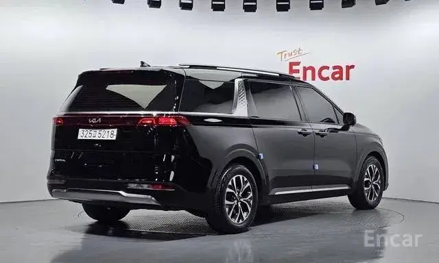 KIA CARNIVAL SIGNATURE 2023