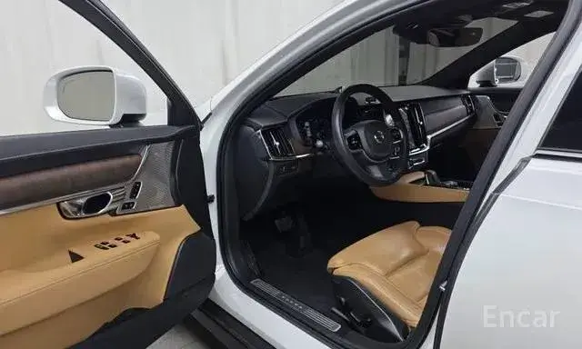 VOLVO B5 AWD 2021