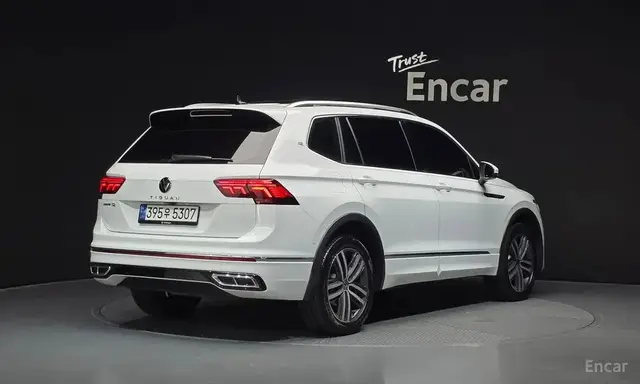 VOLKSWAGEN TIGUAN R-LINE 2 2023