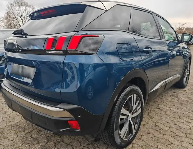 PEUGEOT 3008 2023