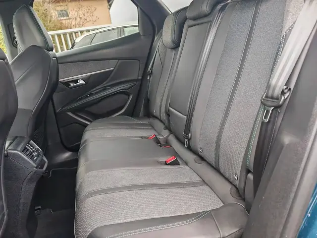 PEUGEOT 3008 2023