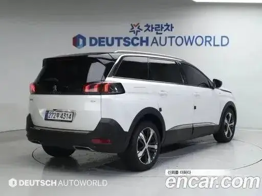 PEUGEOT 5008 2023