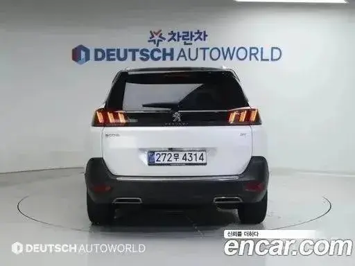 PEUGEOT 5008 2023