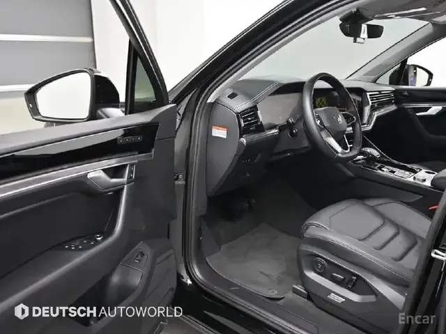 VOLKSWAGEN TOUAREG 2023