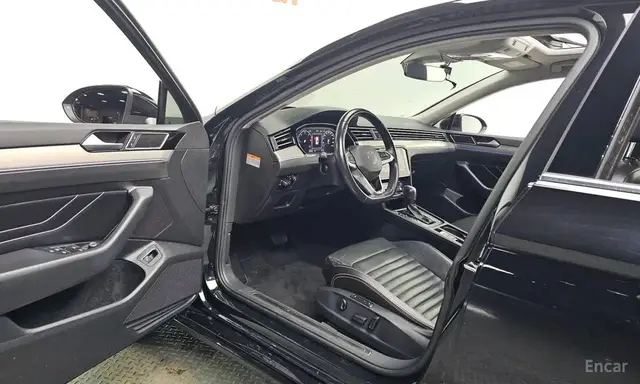 VOLKSWAGEN PASSAT GT 2 2022