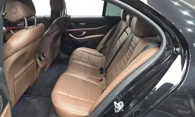 MERCEDES-BENZ W213 2022