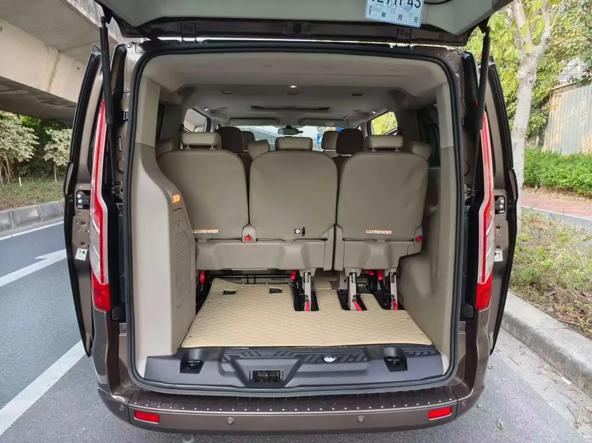 FORD TOURNEO 2021