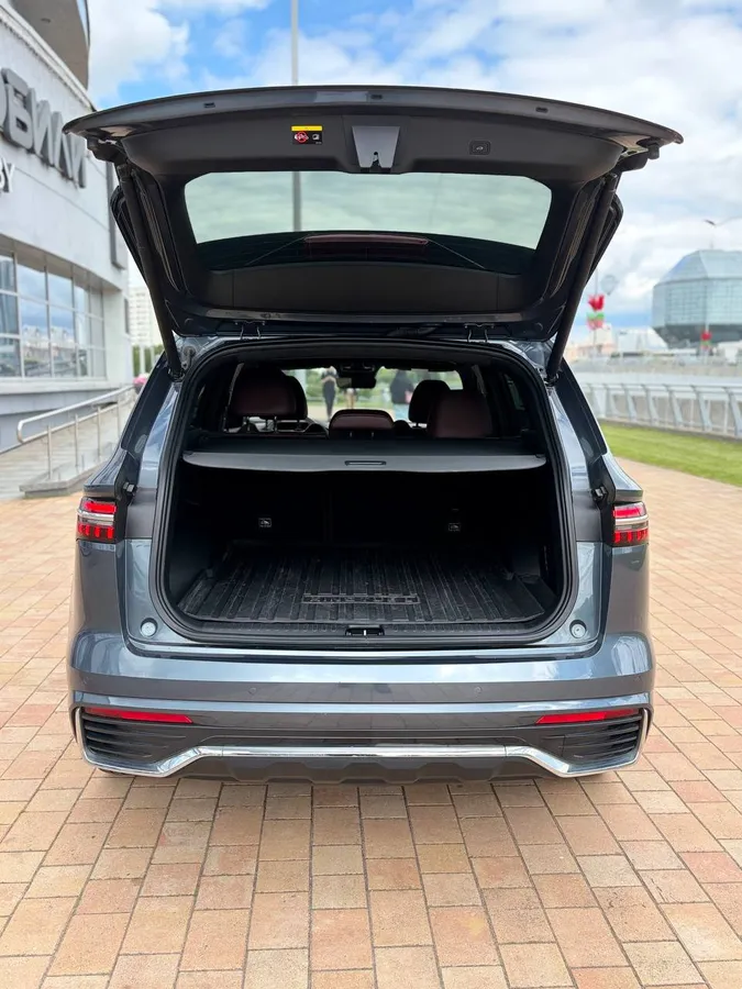 GEELY MONJARO 2022
