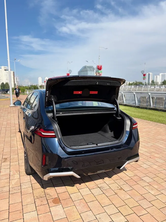BMW I5 EDRIVE 40L 2025