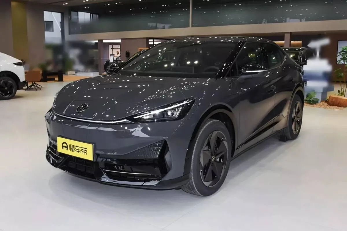 VOLKSWAGEN ID 2025