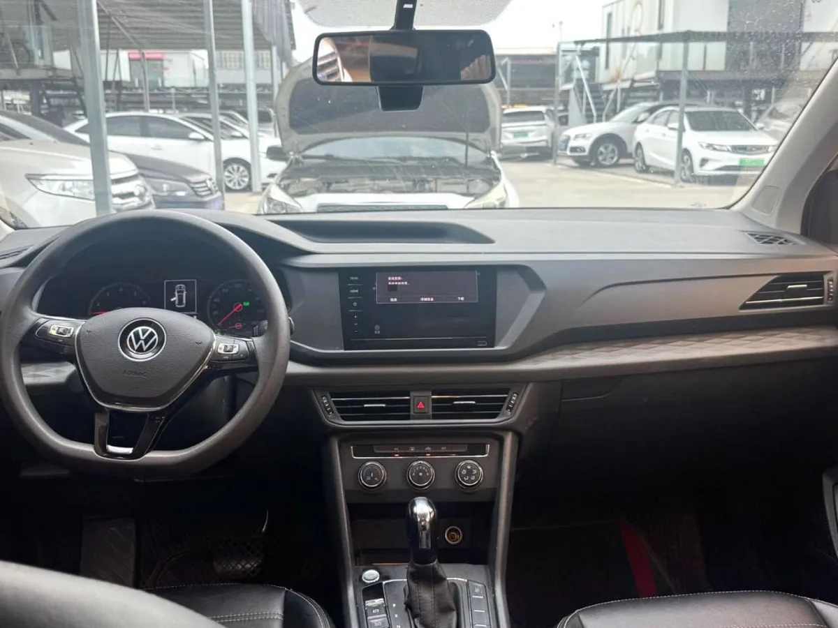 VOLKSWAGEN THARU 2022