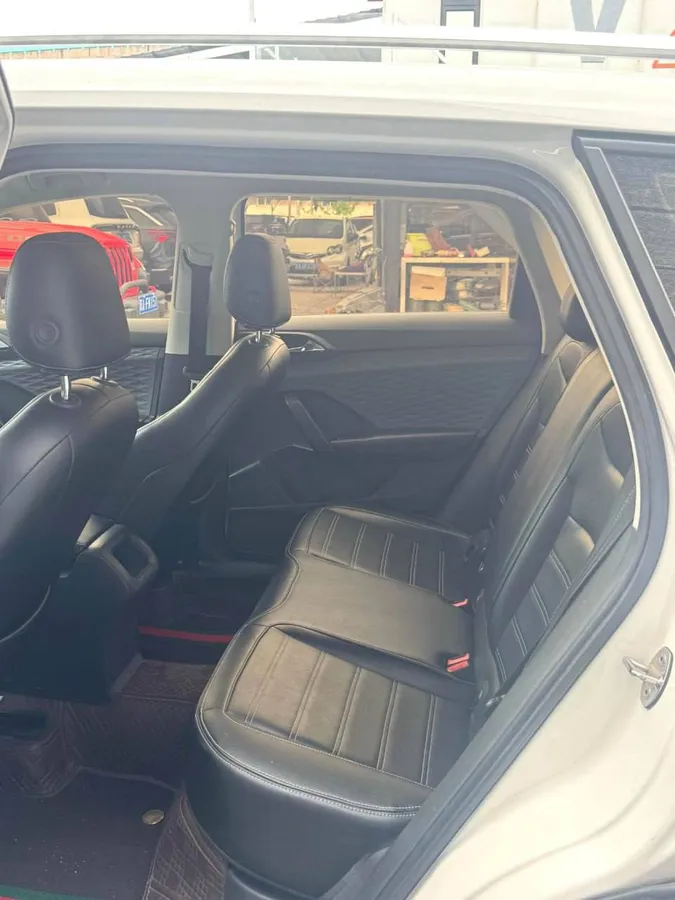 VOLKSWAGEN THARU 2022