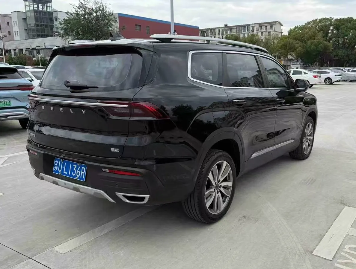GEELY OKAVANGO 2022