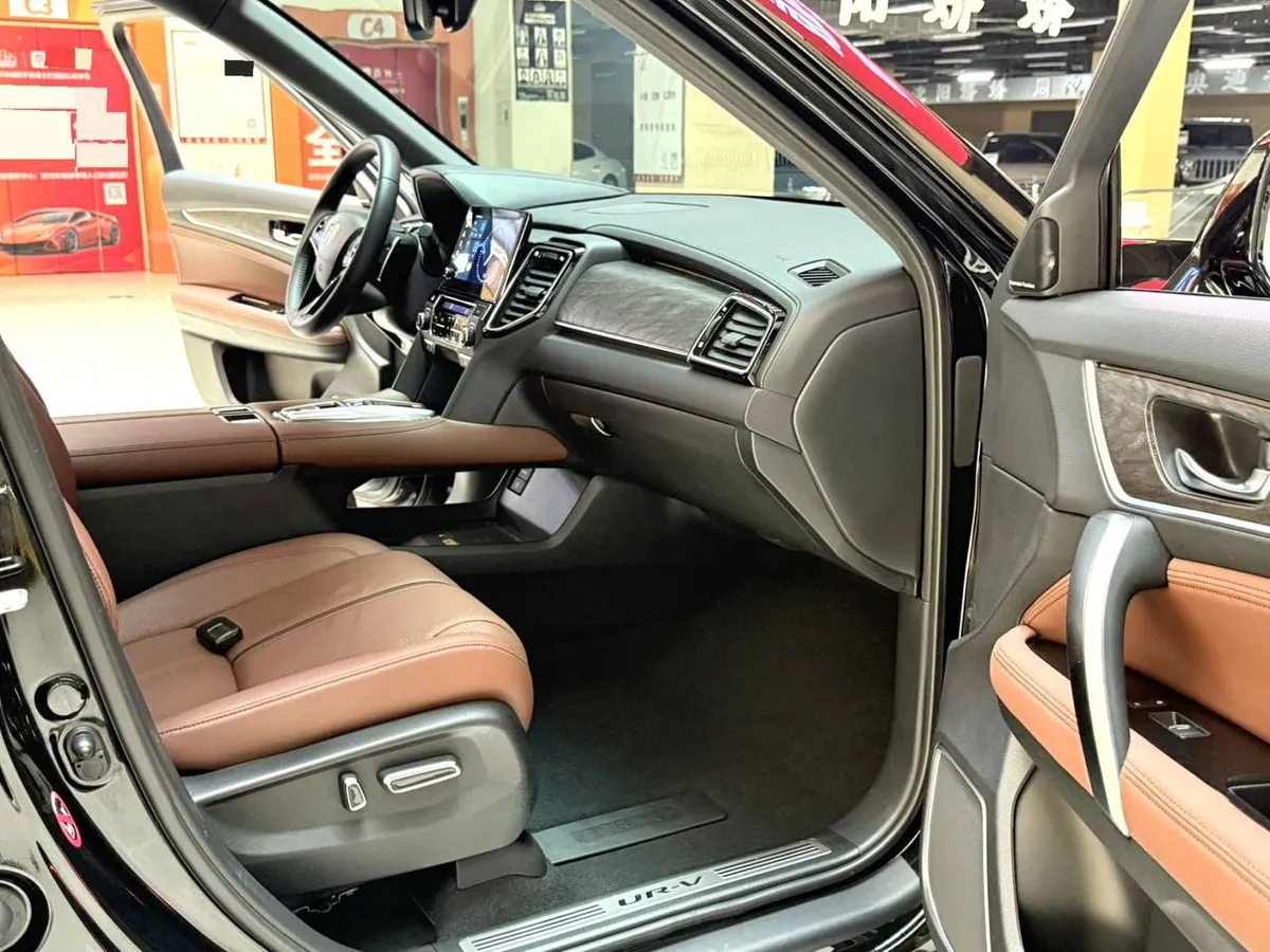 HONDA UR-V PREMIUM 2023