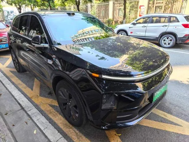 LI AUTO L6 2025